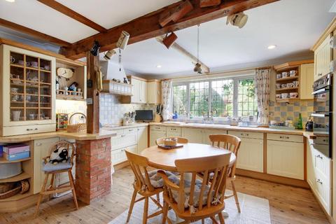 4 bedroom detached house for sale, Park Lane, Cranbrook, Kent, TN17 2SW