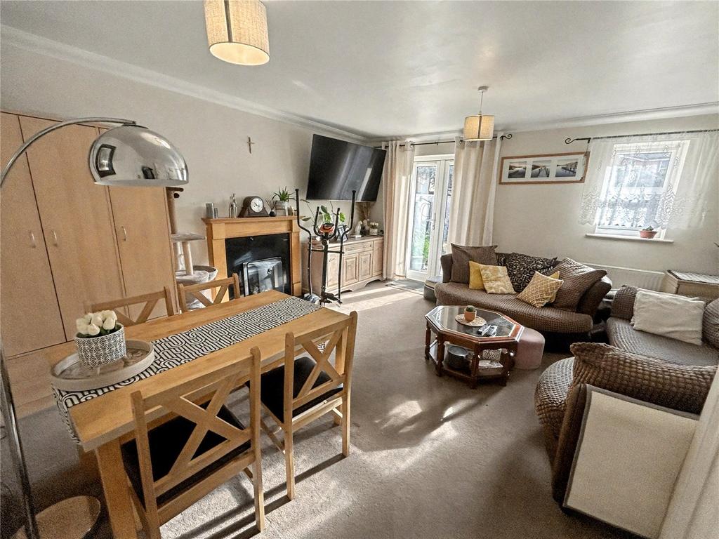 Sitting/Dining Room