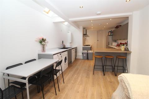 7 bedroom house to rent, Minny Street, Cardiff CF24