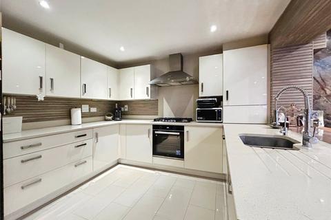 undefined, Thapa Close, Church Crookham, Fleet
