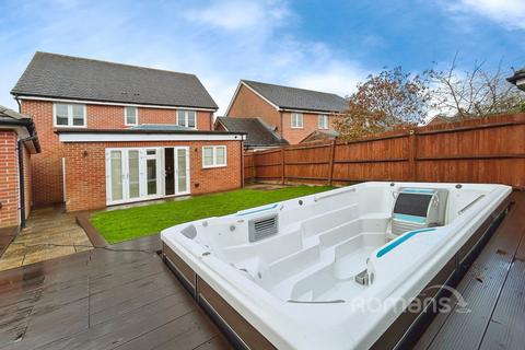 Thapa Close, Church Crookham, Fleet
