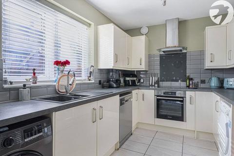 2 bedroom end of terrace house for sale, Leesons Way, St Pauls Cray, Kent, BR5