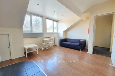 2 bedroom flat to rent, Moorland Avenue, Hyde Park LS6