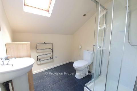 2 bedroom flat to rent, Moorland Avenue, Hyde Park LS6