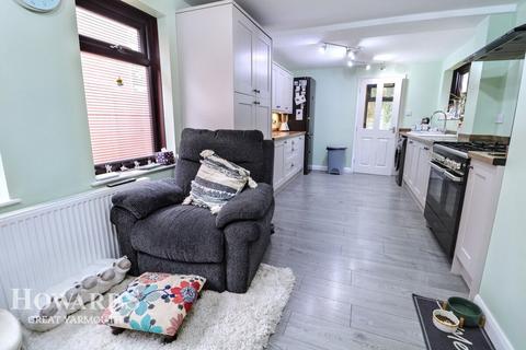 4 bedroom detached house for sale, Byron Way, Caister-on-Sea
