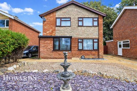 4 bedroom detached house for sale, Byron Way, Caister-on-Sea