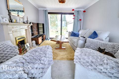 4 bedroom detached house for sale, Byron Way, Caister-on-Sea