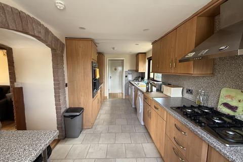 3 bedroom detached house for sale, Begelly, Kilgetty, Pembrokeshire, SA68