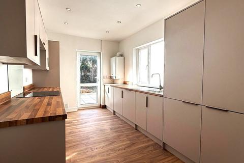 4 bedroom terraced house to rent, Cardiff CF24
