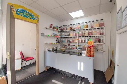 Retail property (high street) to rent, 281 Aylestone Rd Leicester LE2 7QJ
