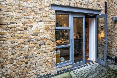 Office to rent, 1 Shelford Pl London N16 9HS