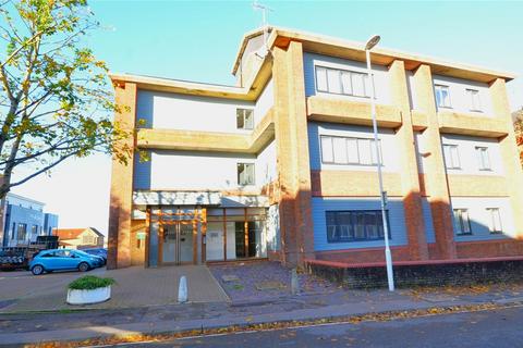 2 bedroom apartment for sale, Cantelupe Road, East Grinstead, West Sussex, RH19