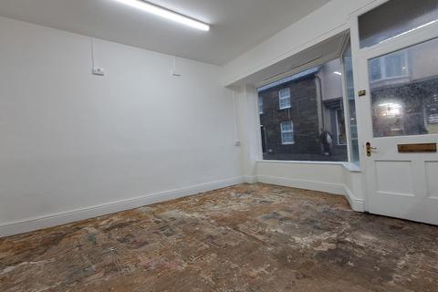 Studio to rent, Shop West Street, Fishguard