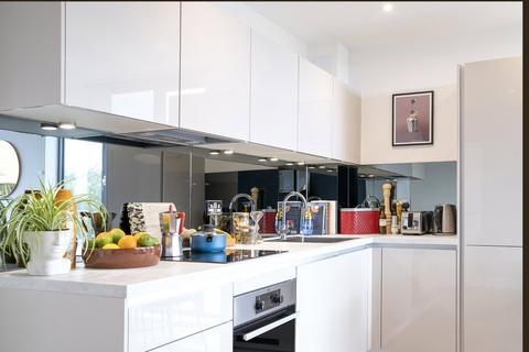 2 bedroom flat to rent, Windsor House, Staines-Upon-Thames TW18