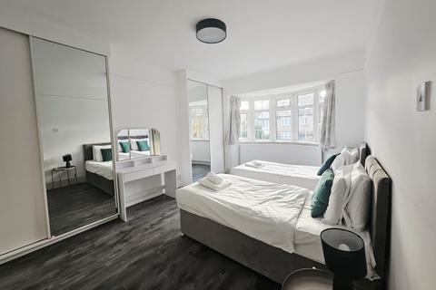 undefined, Golders Rises, Hendon NW4