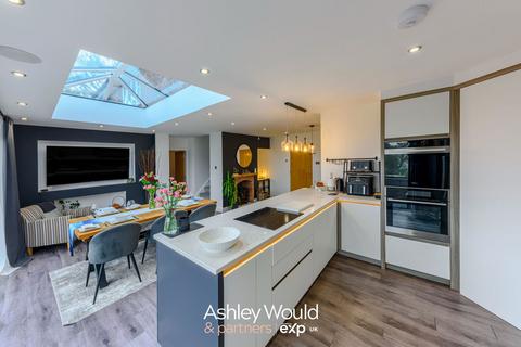5 bedroom semi-detached house for sale, Lea End Lane, Birmingham B38