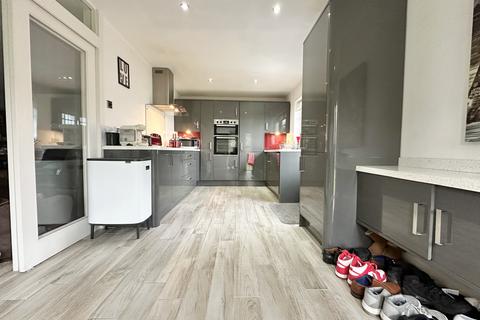 3 bedroom bungalow for sale, Chaffinch Close, Thornton FY5