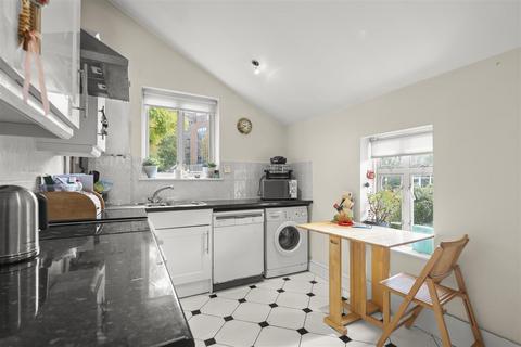 3 bedroom flat for sale, Harlesden Road, London NW10
