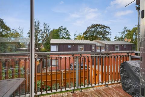 2 bedroom apartment for sale, York Road, Cheam, SM2