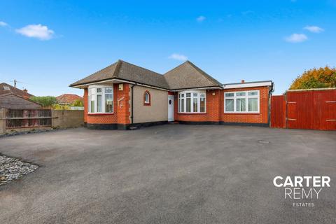 4 bedroom detached bungalow for sale, Pembroke Avenue, Corringham, SS17