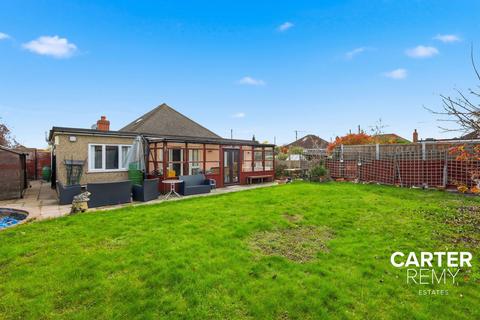 4 bedroom detached bungalow for sale, Pembroke Avenue, Corringham, SS17