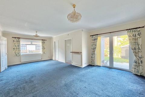 2 bedroom semi-detached bungalow for sale, Roseacre Road, Welling, DA16