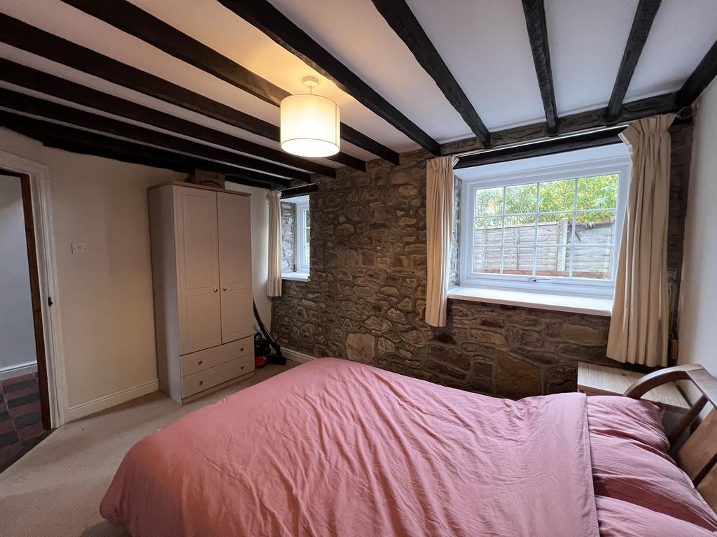 Downstairs Double Bedroom 1