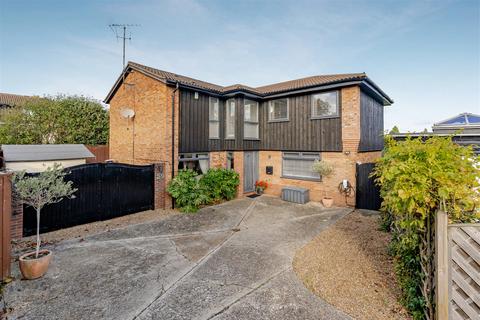 5 bedroom detached house for sale, Cavendish Meads, Sunninghill