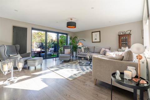 5 bedroom detached house for sale, Cavendish Meads, Sunninghill