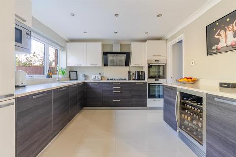 5 bedroom detached house for sale, Cavendish Meads, Sunninghill