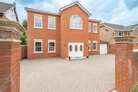 4 bedroom detached house for sale, Noak Hill Road, Billericay CM12