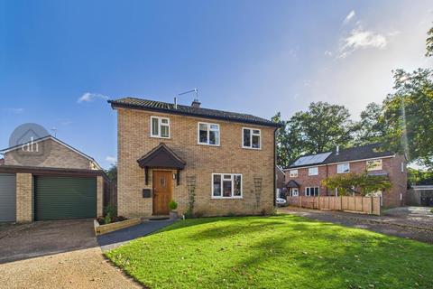 Blackbird Close, Thurston