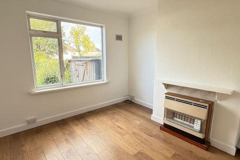 3 bedroom semi-detached house to rent, Oxley Moor Road, Wolverhampton WV10