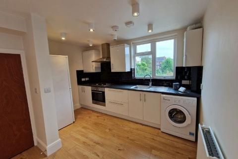 2 bedroom flat to rent, Musters Road, F2 NG2