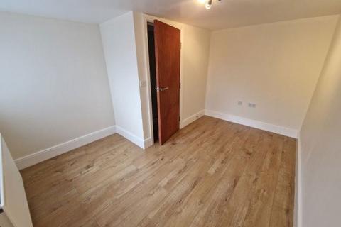 2 bedroom flat to rent, Musters Road, F2 NG2