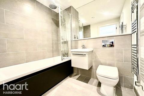 2 bedroom apartment to rent, BRAND NEW CITY CENTRE APARTMENT