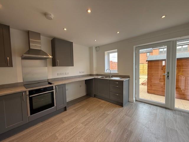 Kitchen 1.jpg