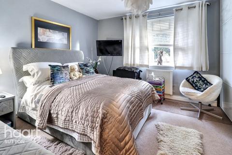 2 bedroom terraced house for sale, Carew Road, Wallington
