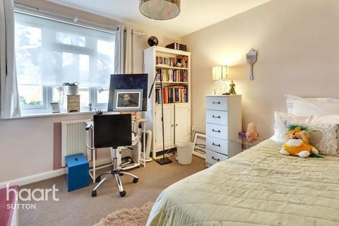 2 bedroom terraced house for sale, Carew Road, Wallington