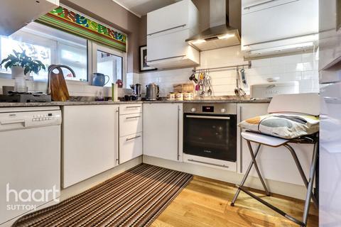 2 bedroom terraced house for sale, Carew Road, Wallington