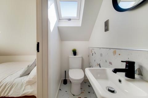 1 bedroom in a house share to rent, Ablett Street, London SE16