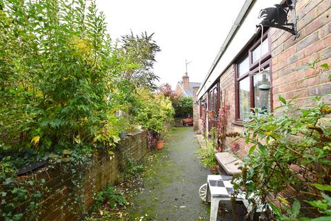 3 bedroom detached bungalow for sale, Old Brickyard, Rye