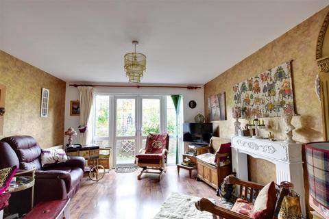 3 bedroom detached bungalow for sale, Old Brickyard, Rye
