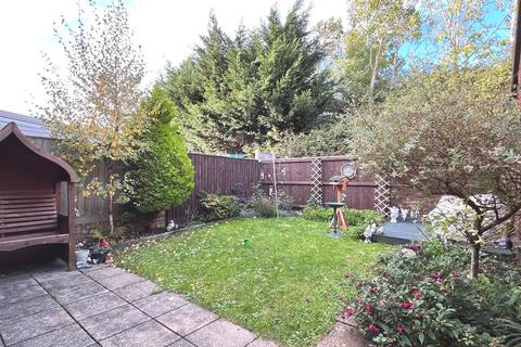 3 bedroom end of terrace house for sale, Linnet Close, Carisbrooke