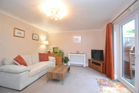 3 bedroom end of terrace house for sale, Linnet Close, Carisbrooke