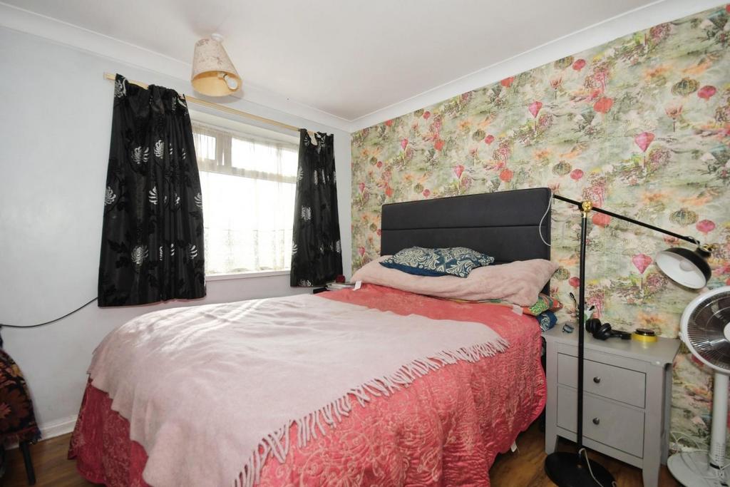 BEDROOM 2 02.jpg