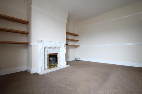 2 bedroom flat to rent, Fern Dene Road, Gateshead NE8