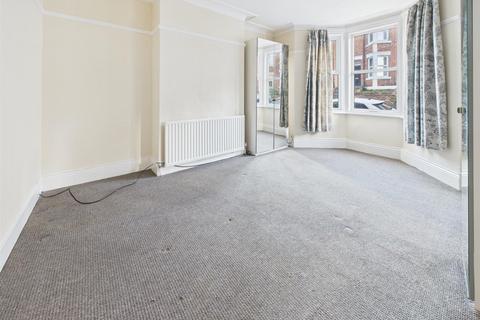 2 bedroom flat to rent, Fern Dene Road, Gateshead NE8