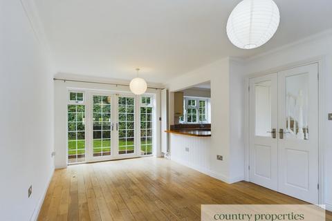 3 bedroom detached house to rent, Sylvandale, Welwyn Garden City, AL7