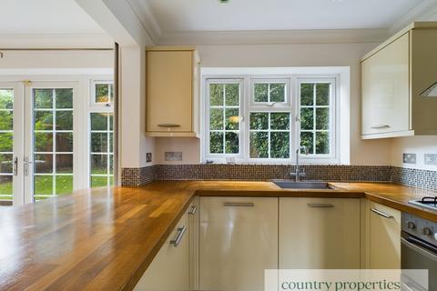 3 bedroom detached house to rent, Sylvandale, Welwyn Garden City, AL7